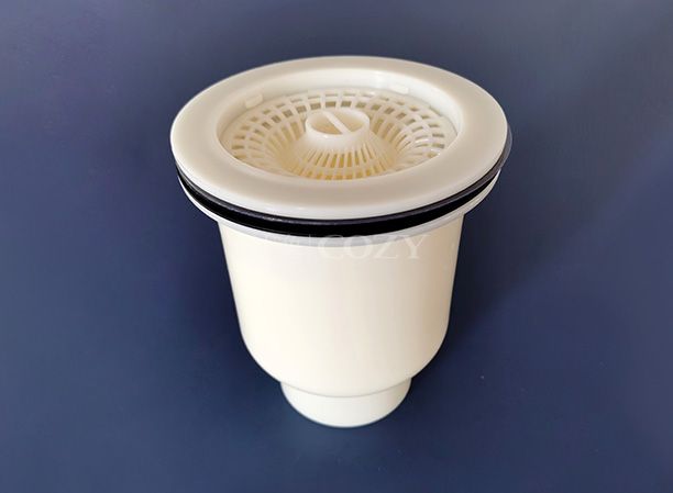 Патентованная вертикальная дренажная крышка для ванной комнаты COZY